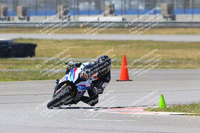 media/Apr-23-2022-Fastrack Riders (Sat) [[cb2d6ae73d]]/LEVEL 4/1PM TURN 6 OUTSIDE/